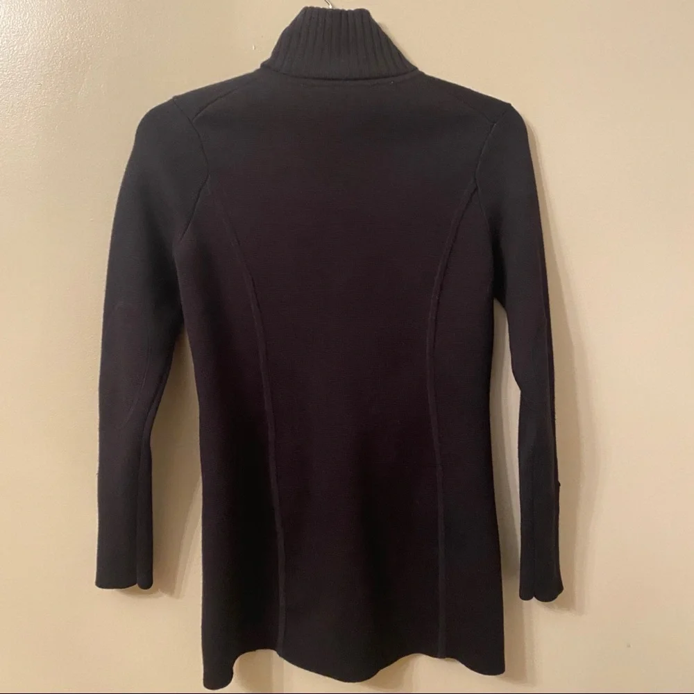 Athleta‎